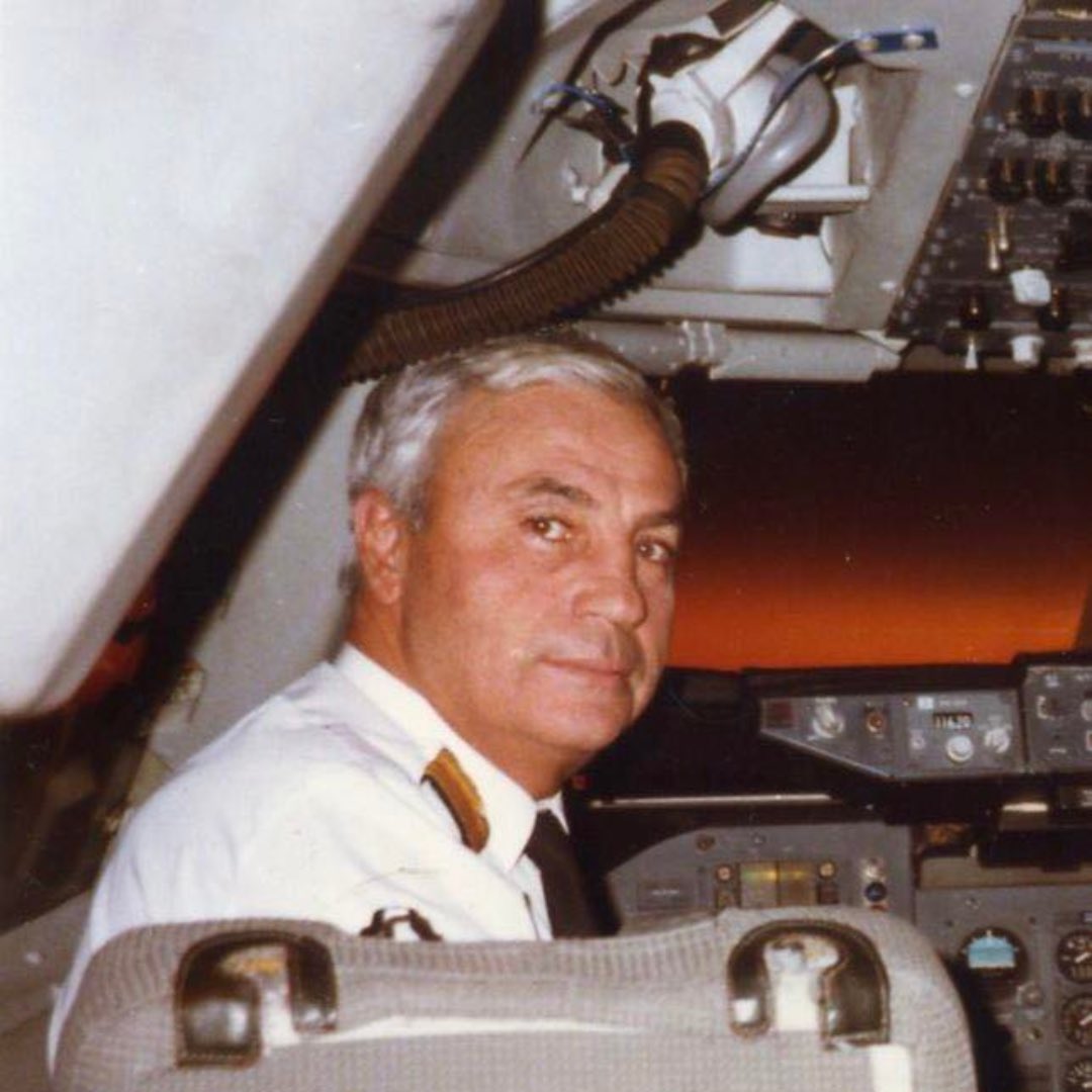 HumansOfJudaism's tweet image. Michel Bacos was the captain of Air France Flight 139, which was hijacked and rerouted to Entebbe on June 27, 1976. On board were 240 passengers and 12 crew members when the flight took off from Tel Aviv. The hijackers released the non-Jewish hostages and offered to free Bacos…
