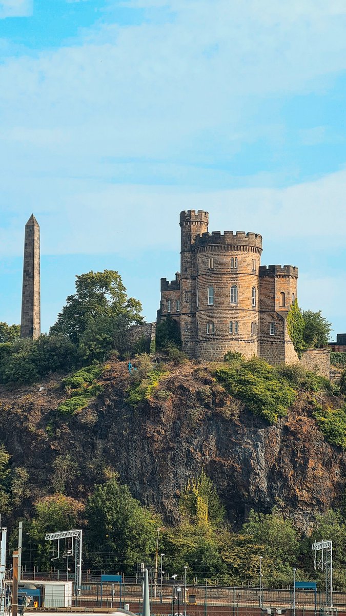 TrivediPrajesh's tweet photo. I've been solo travelling for the last two weeks across the UK, and I think Edinburgh is the prettiest city I've ever seen! https://t.co/okVqeSwo6u