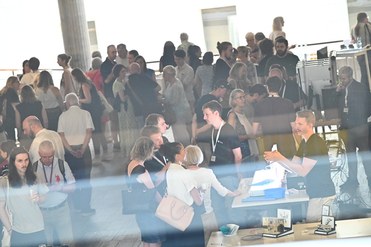 Swiss3RCC's tweet image. Gestern fand unser öffentlicher Outreach-Event „Neuroforschung im Wandel“ an der @ETH statt – spannende Vorträge, engagierte Diskussion & ein lebendiger Apéro. Ein grosses Dankeschön an alle Teilnehmenden – und an das ganze Orga-Team hinter den Kulissen! #WissenschaftImDialog