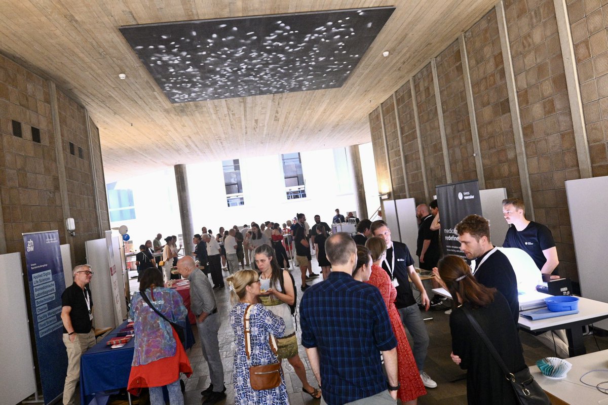 Swiss3RCC's tweet image. Gestern fand unser öffentlicher Outreach-Event „Neuroforschung im Wandel“ an der @ETH statt – spannende Vorträge, engagierte Diskussion & ein lebendiger Apéro. Ein grosses Dankeschön an alle Teilnehmenden – und an das ganze Orga-Team hinter den Kulissen! #WissenschaftImDialog