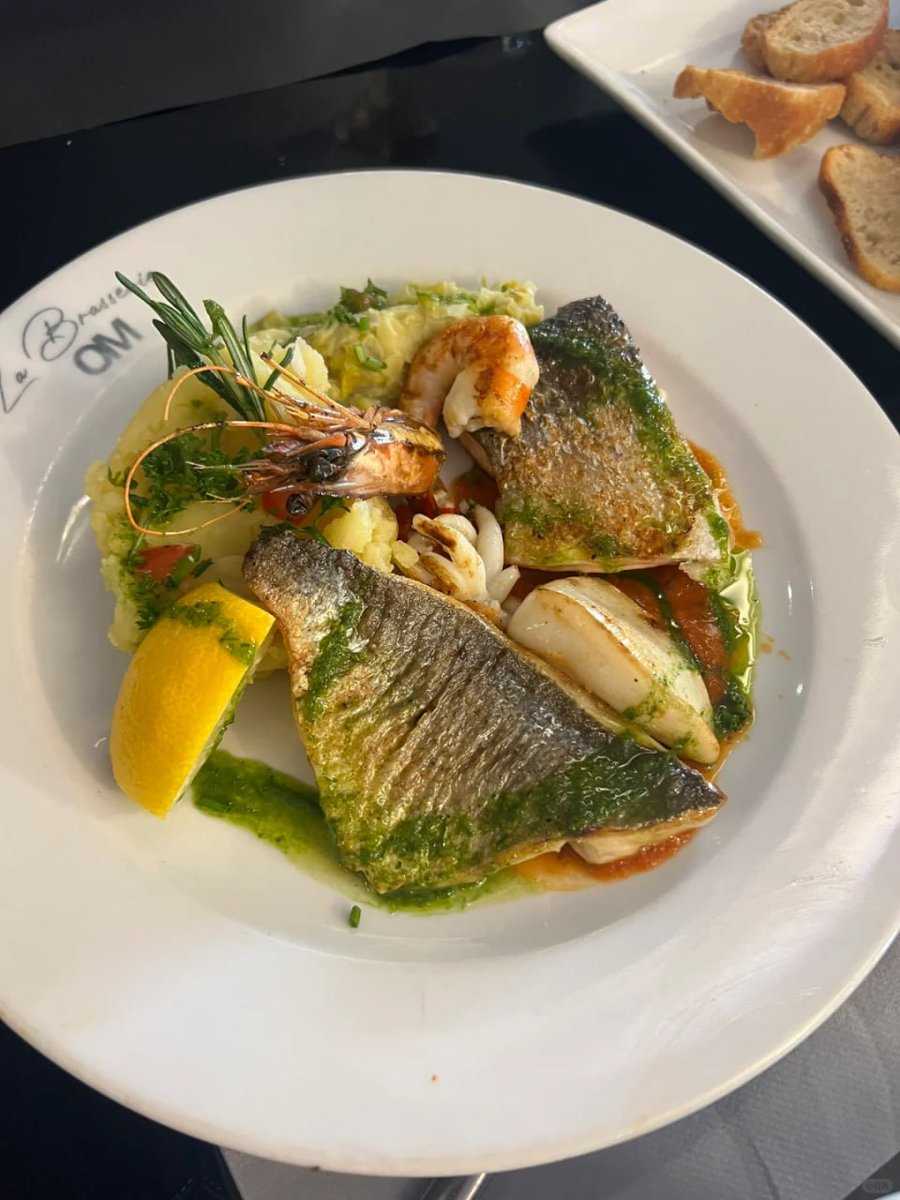 Lucia (@joanta_el_mono) on Twitter photo  Lucia (@joanta_el_mono) on Twitter photo