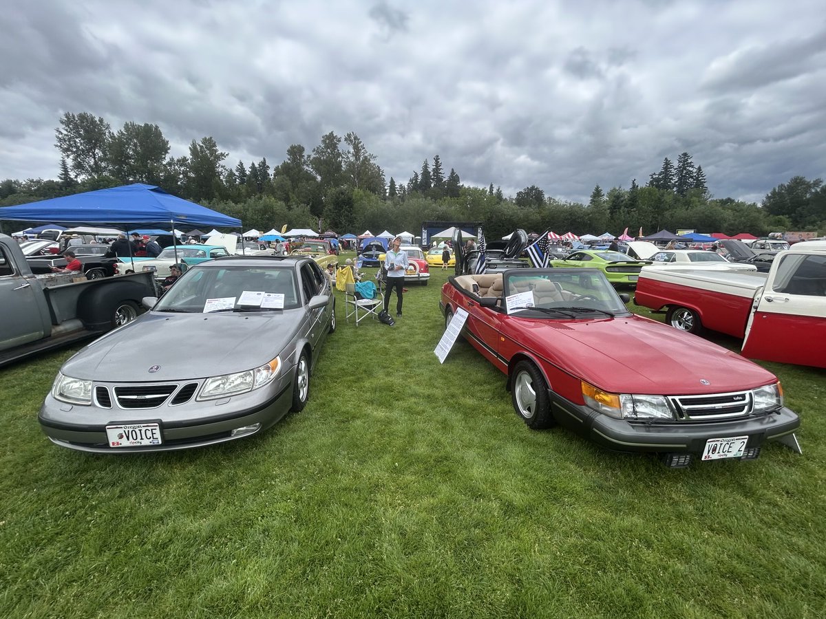 MarkMasonPDX's tweet photo. Repping #Saab at the @TigardBalloon Festival. So many great cars and even nicer people. #ASaabForever #BornFromJets https://t.co/kq4vsSiWQ3