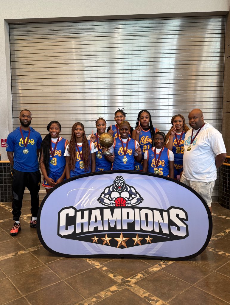 YagBallers's tweet photo. Congratulations to my girls on winning the Gorilla Basketball Tuscaloosa Showcase! From the first tip to the final buzzer, you played with heart, grit, and unity. You trusted each other, stayed locked in, and proved once again why hard work pays off. 🔴🔵 #msalln #gta #yagnation https://t.co/otAbkX6Omk