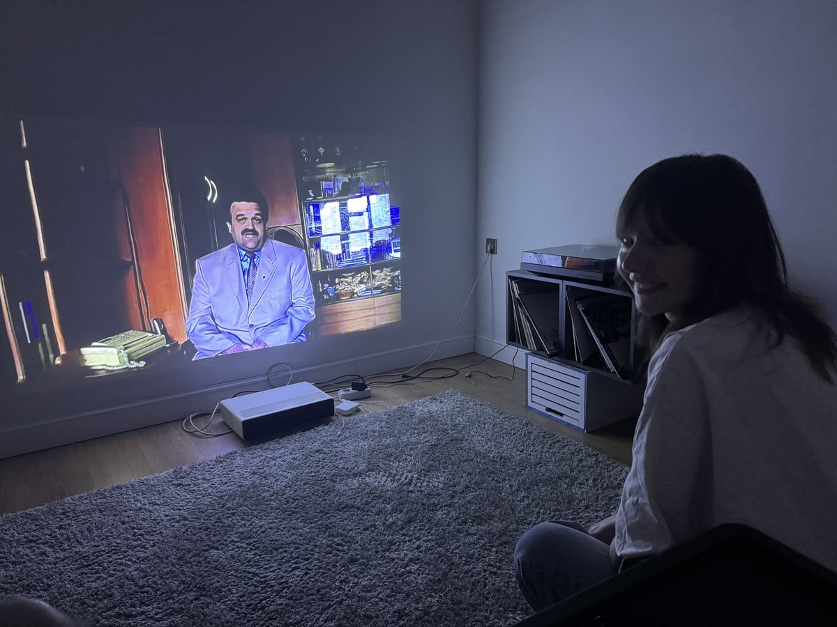 LocalSadBoy's tweet image. #couple_goals