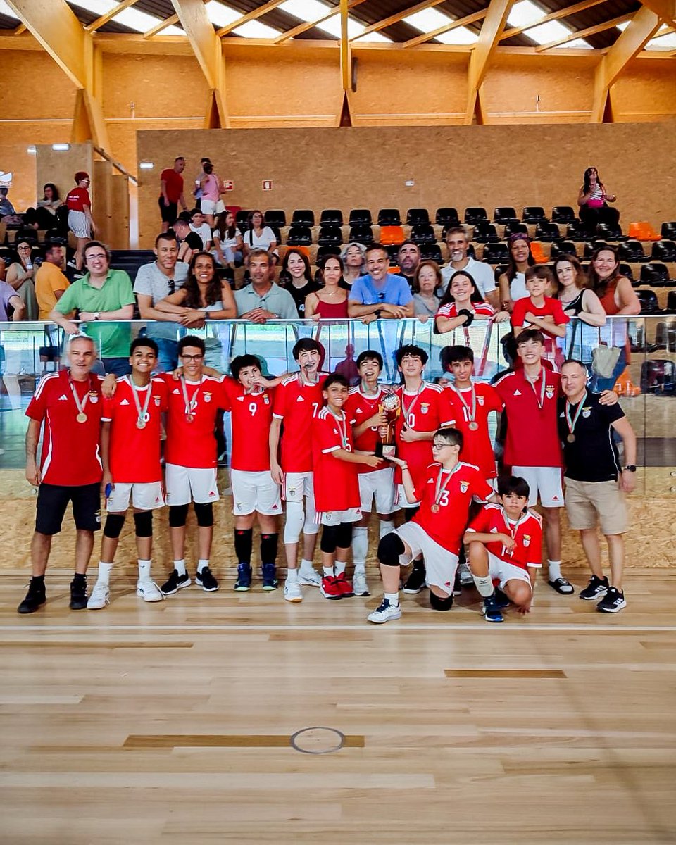 🏆🏐 Vencedores do Encontro Nacional de Minivoleibol de 2025!

O SL Benfica venceu a AA Espinho por 32-27 na final da prova que decorreu no sábado, no Seixal.

#VóleiBenfica