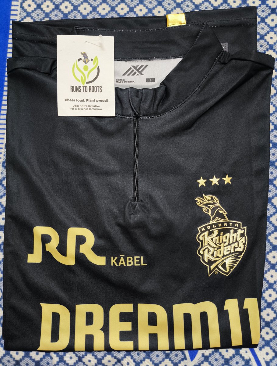 SidhantaMaity's tweet photo. Thank you so much @KKRiders for this amazing Black and Gold OG jersey 🖤💛
#AmiKKR
#KKR #RAKKR
#KnightClub #RunToRoots https://t.co/4hHNdmiygJ