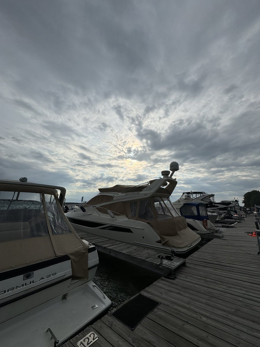 Jane9602's tweet photo. Due to the weather, the yacht trip failed 😔 https://t.co/LsAcNf2pCO