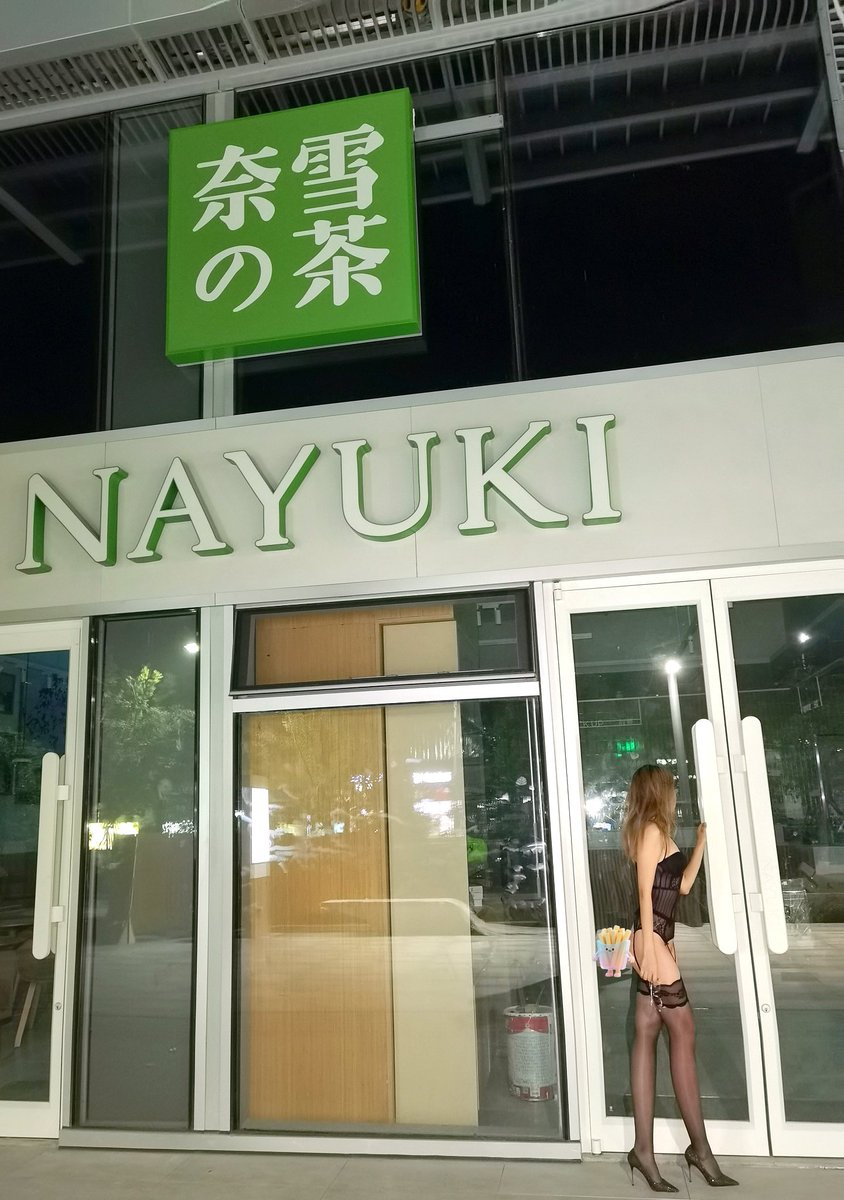 卖茶的小母狗～
#露出人妻 
<a href="/luchu888888/">🌻反差婊露出精选集🌻（露出转推）</a> 
<a href="/luchu888/">在人前羞耻的露出裸体💋</a>