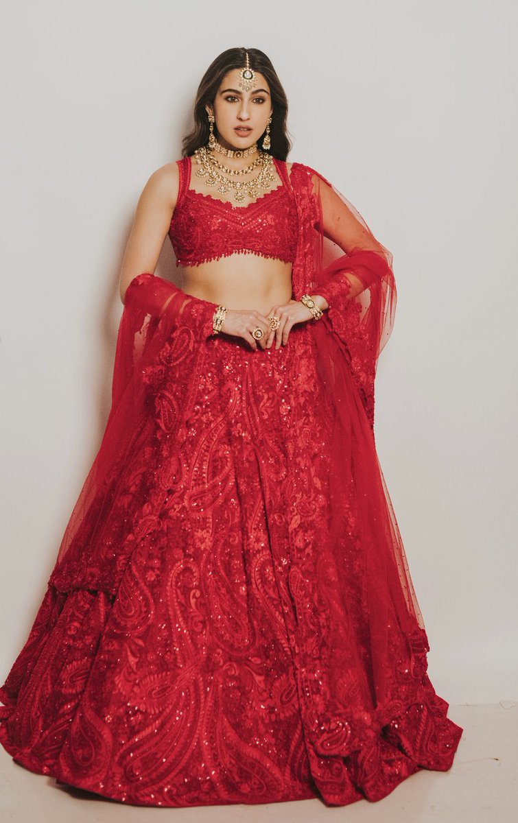 SalmanFC_com's tweet photo. Beautiful #SaraAliKhan wearing Seema Gujral's Red Paisley Lehenga Set.  @FilmyTandoor

Outfit : #SeemaGujralDesign
Styling : #TanyaGhavri 
#FilmyTandoor https://t.co/xcQExksBNS