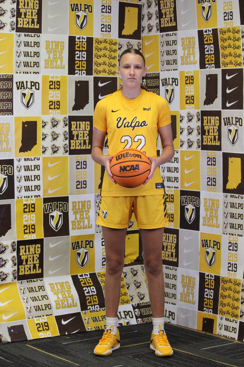 MaryannKenyon55's tweet image. Thank you to the entire coaching staff at Valparaiso for putting on a great camp today. I had a great time and a great visit! #unofficial