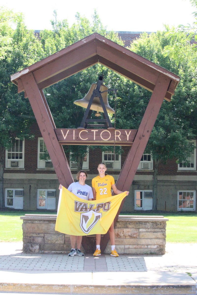 MaryannKenyon55's tweet image. Thank you to the entire coaching staff at Valparaiso for putting on a great camp today. I had a great time and a great visit! #unofficial