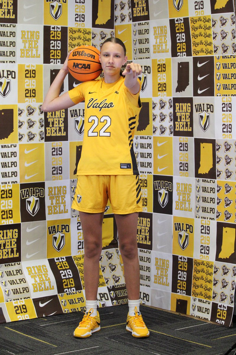 MaryannKenyon55's tweet image. Thank you to the entire coaching staff at Valparaiso for putting on a great camp today. I had a great time and a great visit! #unofficial