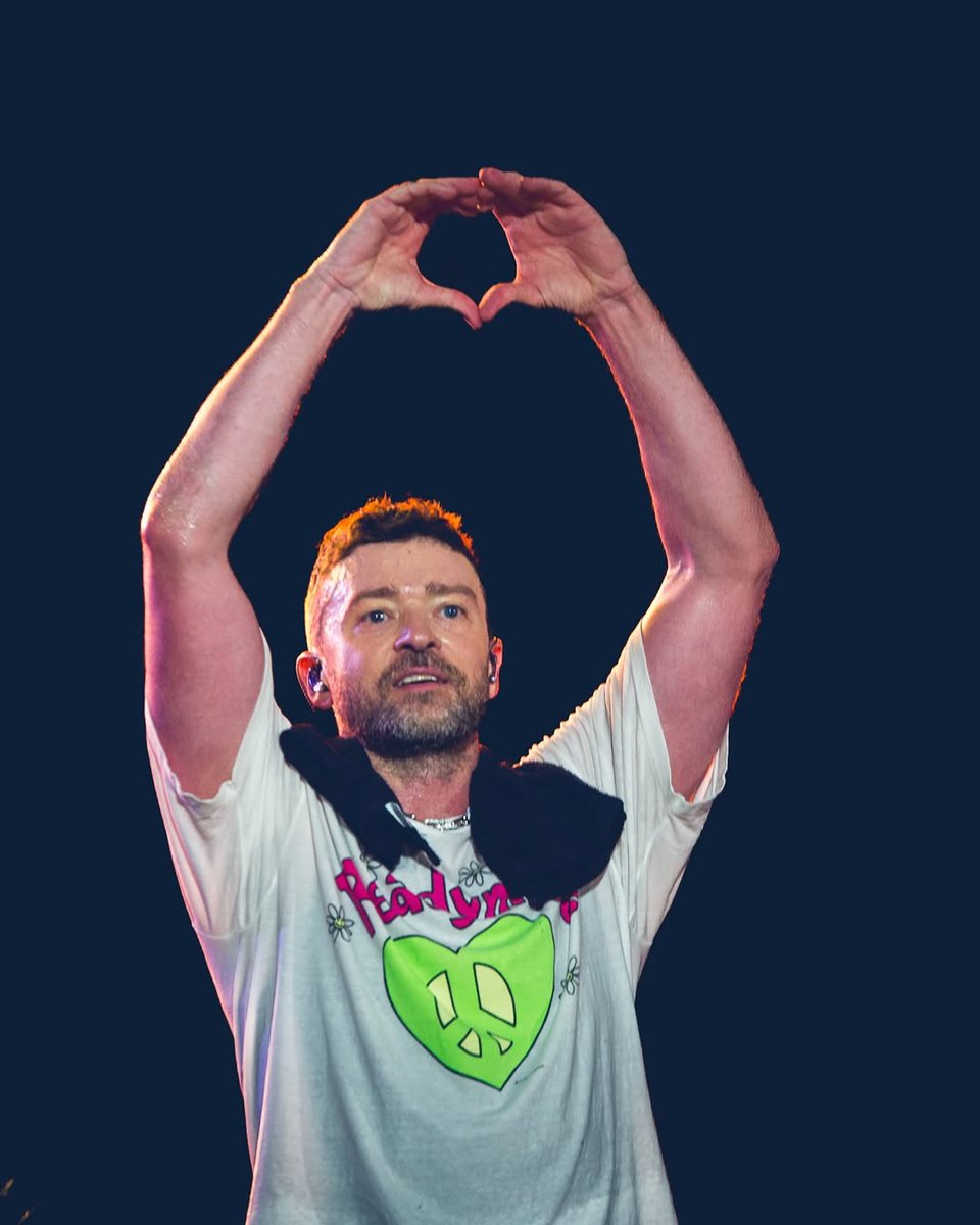 jtrocks_'s tweet photo. Justin Timberlake, Lollapalooza Argentina (2025). sebasgraneros | https://t.co/xh8oEUaf9W https://t.co/Eikux7KGNo
