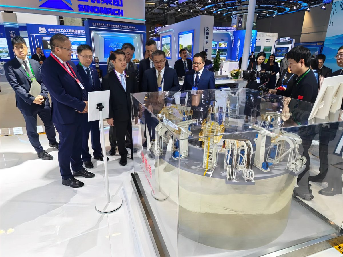CRCCNews's tweet photo. #CRCCTech #CRCC’s “Dream” — the world’s largest vertical shaft boring machine, made a big debut at the IIICF in #Macao.
Built to tackle urban challenges like parking shortages, it’s a smart solution for underground space development and a glimpse into the future of city living. https://t.co/BgehhrSdpw