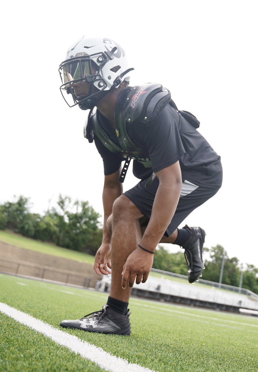 Anthony_Moss12's tweet photo. #seasonloading #bigthingscoming #mossup #balleralert🚨🚨🚨 #lockdown #stockrising @FlightSkillz @dbtips101 @DentonGuyer_FB @mike_gallegos16 @ReedHeim @Coach_Russ21 https://t.co/Fm4hacTMxQ
