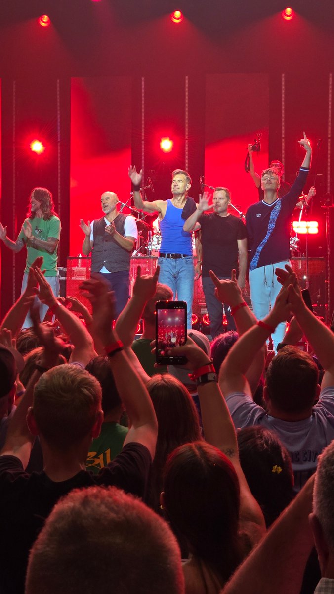 desiredtastes's tweet image. What a night! 🤘 I was more than ready to kick off the Unity Tour in AC! 🎰 🎸 #ThreeEleven #FeelsSoGood #Summer #Concert #NickHexum #Music #PNut #Bands #SAMartinez #LiveMusic #TimMahoney #ChadSexton #311Music #AC #OceanResort #AtlanticCity #Band #Musician #Show #DesiredTastes