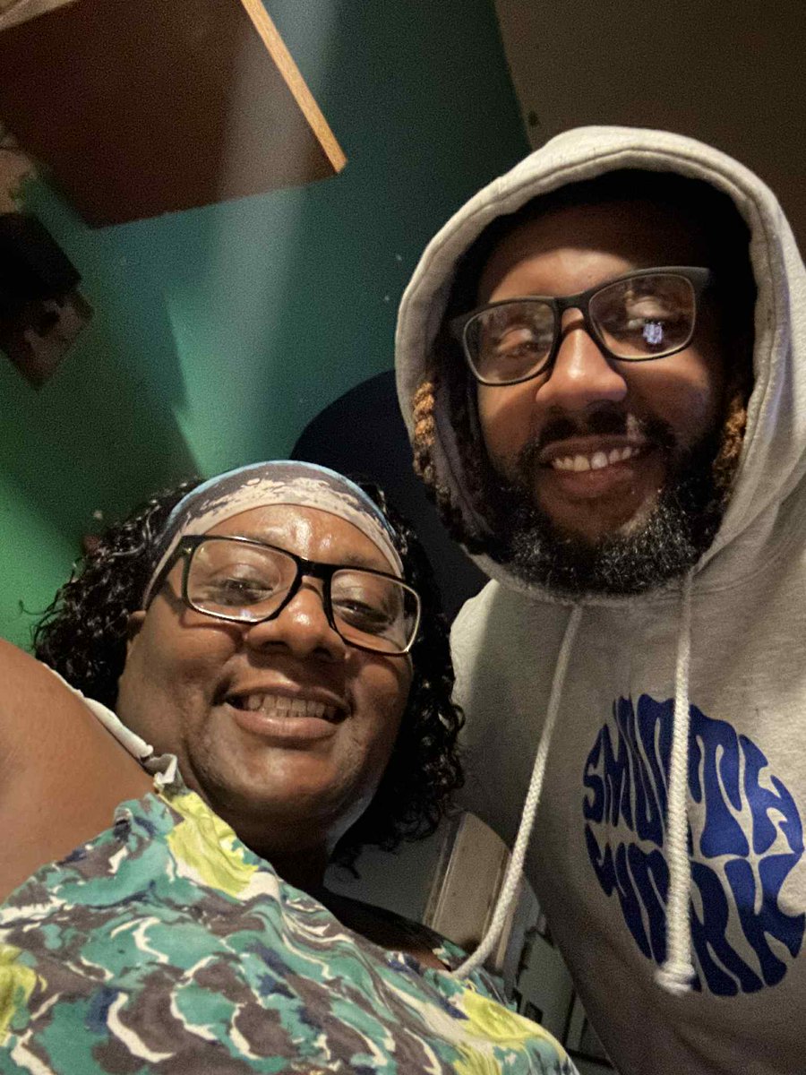 TracyHargrove4's tweet image. My twin is home!!!!