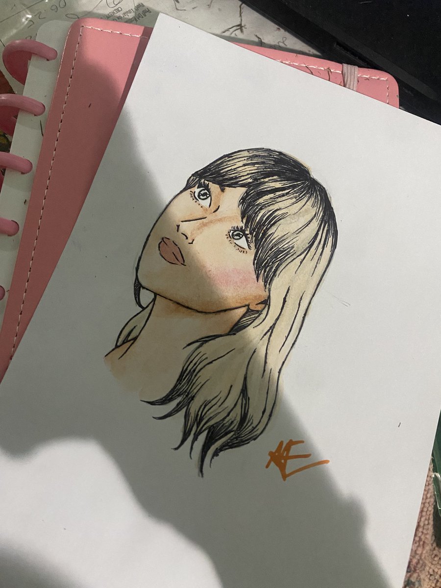 sabrina carpenter de aquarela passando na sua tml