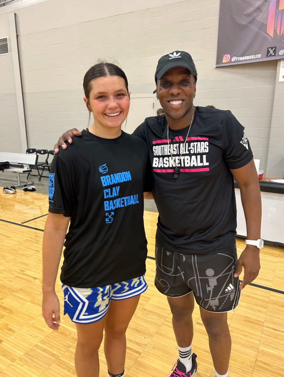 zoeycurry2029's tweet image. Had an amazing two days with the best! I learned so much and can’t wait to see you again! Thank you @BrandonClayPSB @bclaymarketing 
@bayleigh_eisele @IamHannah2029 @addisonblum2029 @AnnalinSullivan