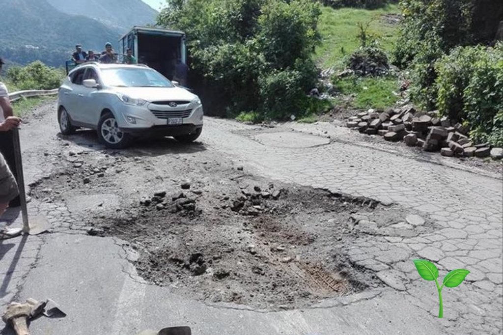 Eriol_Gt's tweet photo. #Urgente | Bombardean la red vial de Guatemala. https://t.co/3x5rcdBos1