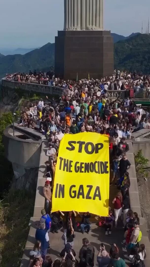 #Repost @landpalestine
・・・
Action performed by the Alvaroda Collective, Christ the Redeemer.

“Stop the genocide in Gaza. “

Rio de Janeiro, 14/06/25.

📷 <a href="/michelcoeli/">Michel Coeli</a> 

#palestine #brazil #iran #usa #landpalestine instagr.am/p/DLOZ_nzse-V/