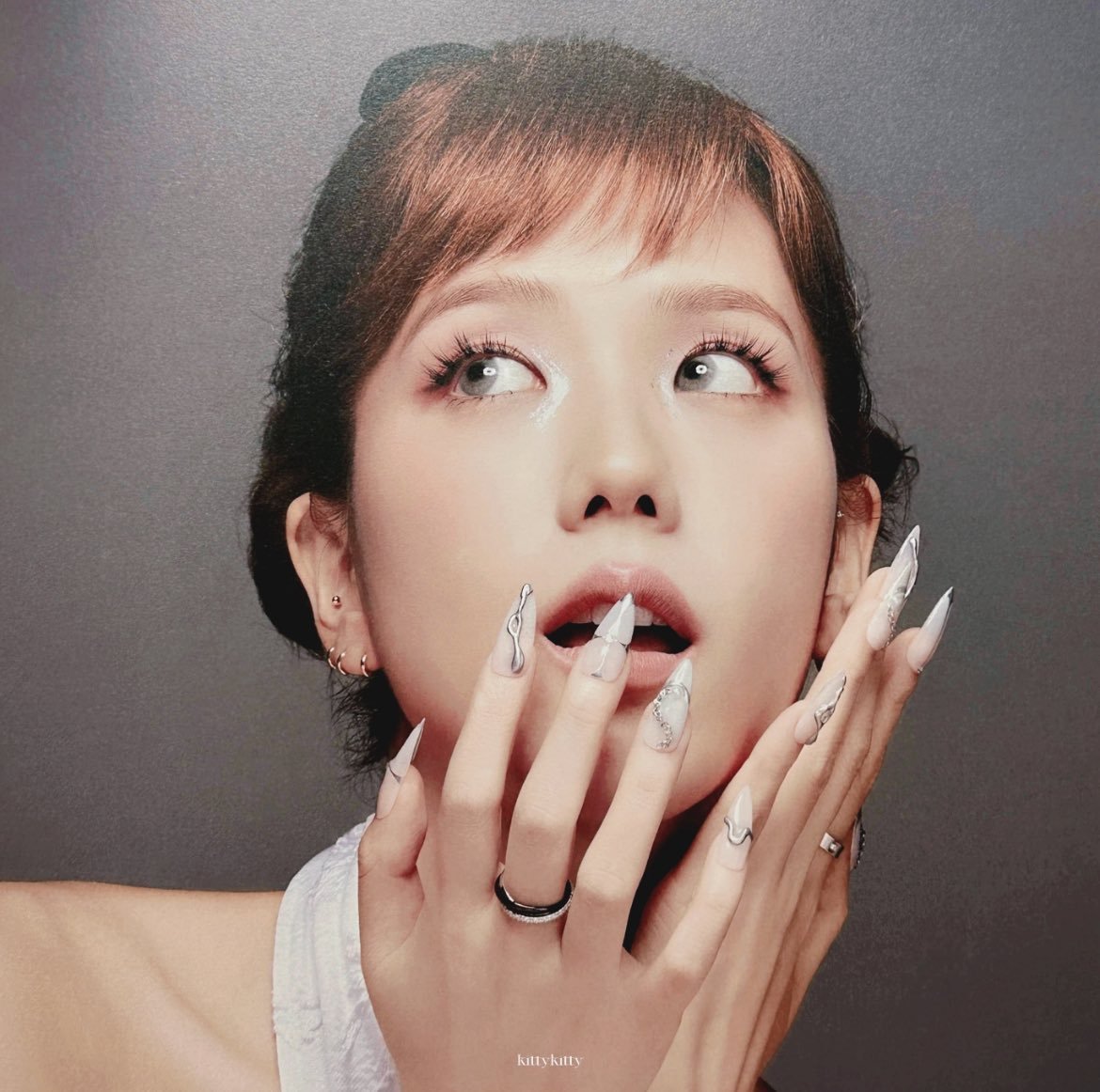 BPxSpotify's tweet photo. #JISOO has surpassed 900 MILLION streams on Spotify across all credits. https://t.co/zv20L1t1gT