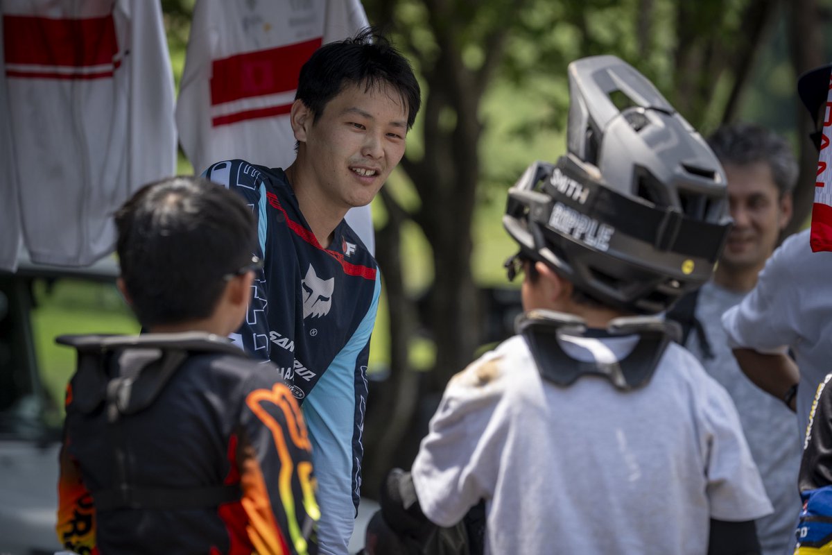 hajimeeeee's tweet photo. 暑かったけど楽しかった！
前の週のレースで全日本獲ったテツマが特別コーチ。
去年のチャンピオン(自分)と今年のチャンピオンのダブルチャンプスクール！ https://t.co/H5n46Tb0LR