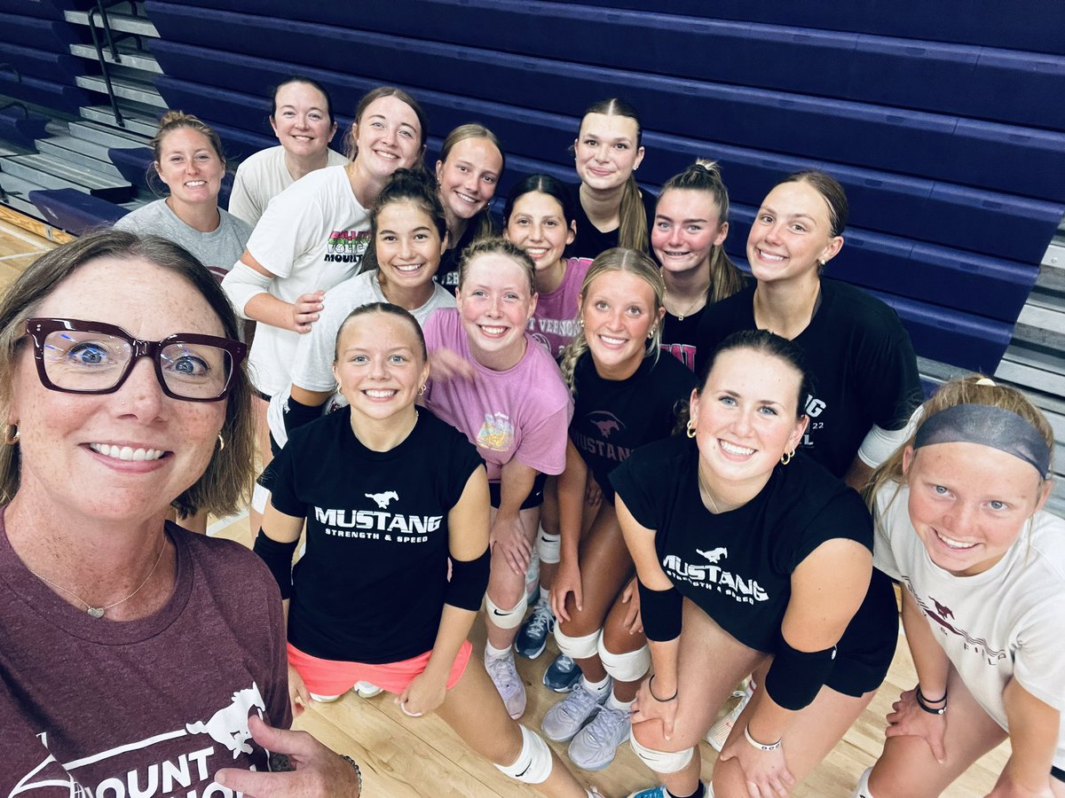 Sunday Night League - positive, hard working &amp; fun crew! Can’t wait for August 🩷🏐#GoMVStangs