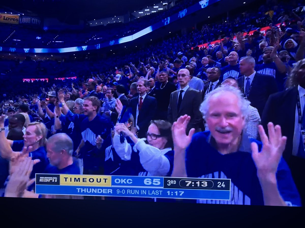 Why is bro standing there like that…