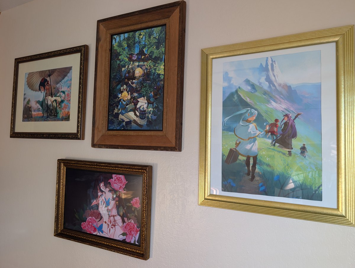 Batman4204life's tweet image. I framed and hung up the beautiful art I got from @pix_bun @Pictolita @fuwaffy Hopefully I was able to do their fantastic artwork justice.