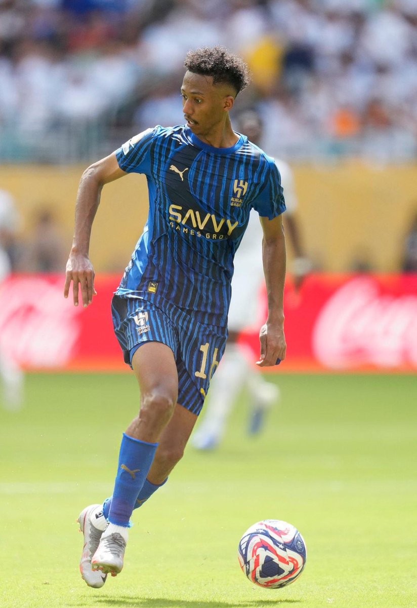 1SMi_'s tweet photo. لو بـصنف نجوم #الهلال بالمونديال الاكيد 100% بختار ناصر الدوسري بدون نقاش ماشاء الله تبارك الله وكأنه لم ينقطع عن اللعب اداء عظيم مستوى فني عالي جدًا ؛ رهان انزاغي على كنو والجوير وحتى الان كسب هذا الرهان!

اداء خيالي ضد ريال مدريد 🇪🇸
اداء عظيم ضد سـالـزبـورغ 🇦🇹

تشوفون اللي نشوفه؟ 

ماشاء الله تبارك الله اي انضباط تكتيكي
اي تدخلات و التحامات ارضية اي تمريرات 
اي ذكاء اي افتكاكات اي تركيز ذهني 90 دقيقة

ناصر الدوسري لو استمر على هذا المستوى لن يستطيع احد ان ياخذ المزكز عليه سوا لاعب محلي او اجنبي! 💙💙💙