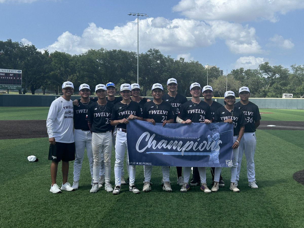kooperderusse's tweet photo. Walk off triple to win the championship https://t.co/GYkT4MZ6f4