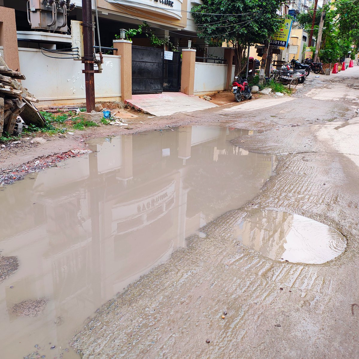 Sunilchandrapat's tweet image. @HMWSSBHyderabad @GHMCOnline Urgent: Drainage water is overflowing onto the streets in Ayyappa Society near Bank of Baroda, Madhapur, causing inconvenience for the last one month. Please address this issue immediately. #Hyderabad #Madhapur #DrainageProblem