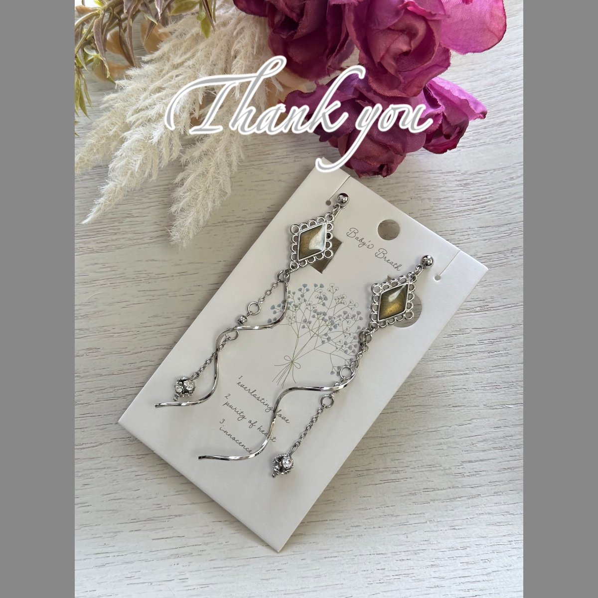 こちらのXで毎月定期便にてご購入いただいておりまして、6月はこちらのイヤリングもでした✨ありがとうございました💐✨７月以降もよろしくお願いします✨

こちらは1点物です🙇‍♀️

下記でも色々販売しております。↓新作も販売しております

minne.com/chrome528

creema.jp/c/CandHLabo