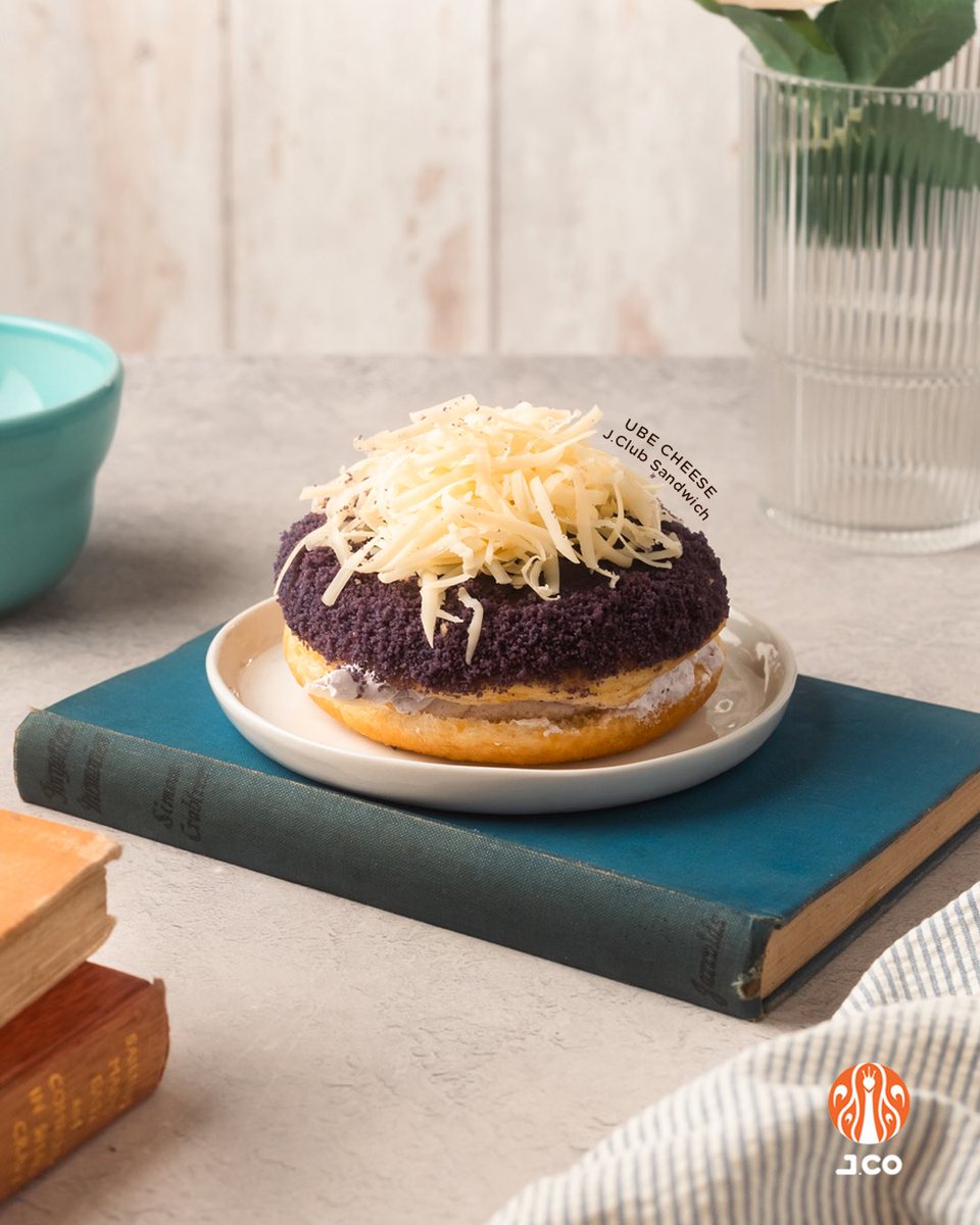 JcoPHtweets's tweet photo. When you "Cheese" Someone up, it means you are irritating them. NOT on a Monday!
Why not give them the perfect kind of Monday welcome with a bite of #UbeCheese!
#ILoveJCO
#JClubSandwich https://t.co/n9hbJv6xCS