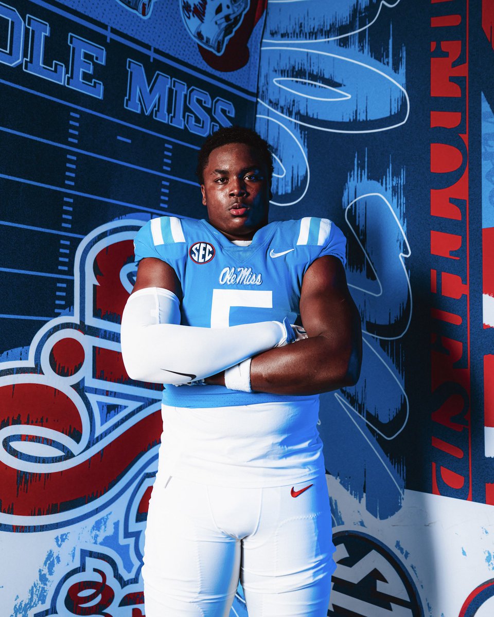 JayCurtis2008's tweet image. Had a great time at @OleMissFB this weekend!!!!!
@LetsGo_Bo5 @CoachGolding @Lane_Kiffin
@tlala2 @CoachDecoteau_ @Jonatha18589092 @KurtisMyers555
@StMartinFB