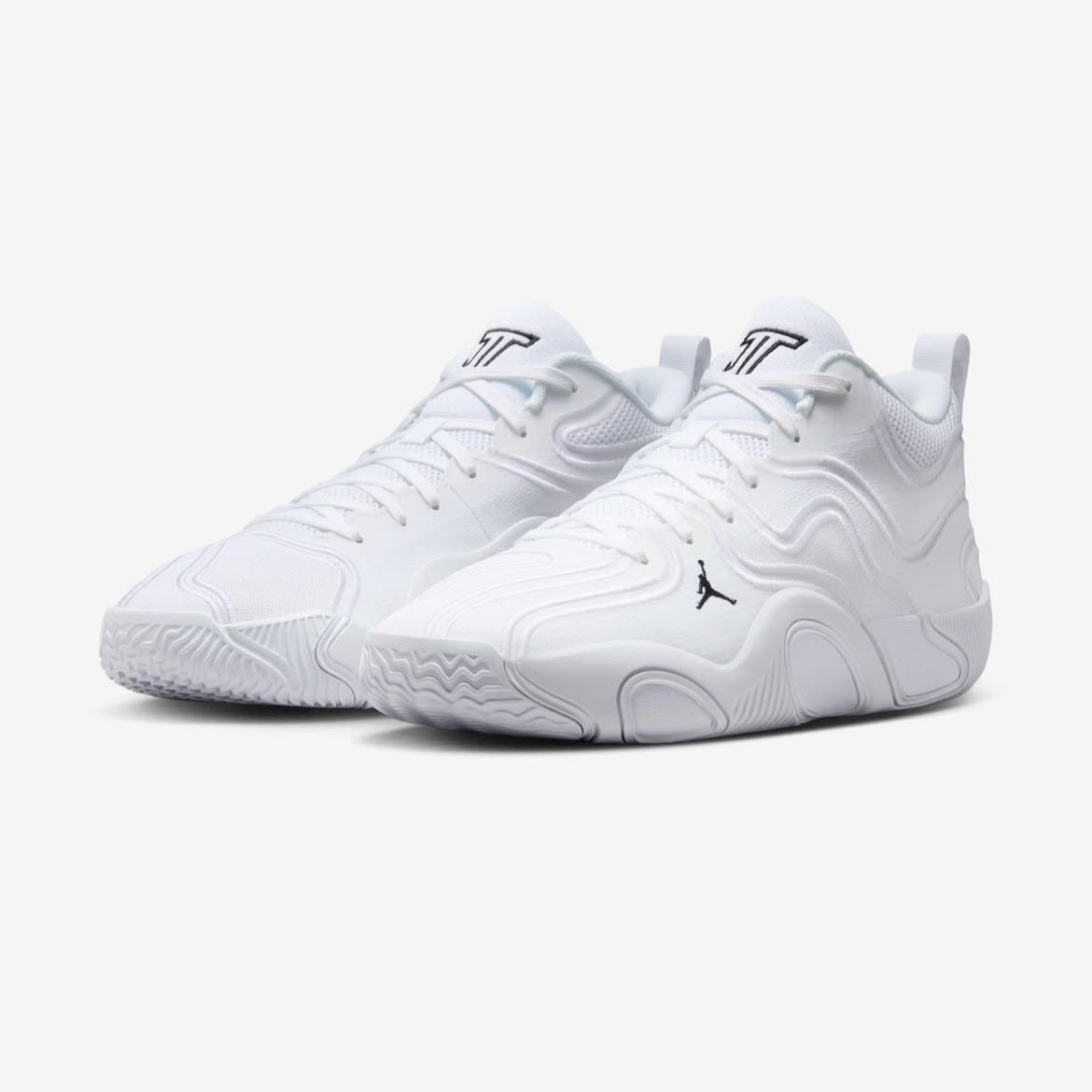 Tatums0Burner's tweet photo. A brand new look at Tatum’s “triple white” 3’s🔥 https://t.co/oeUq8wPsYw