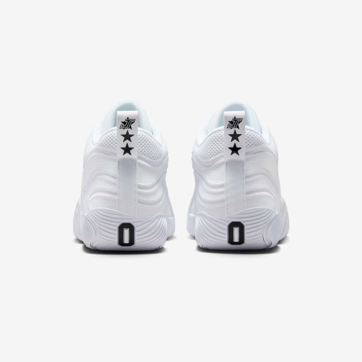Tatums0Burner's tweet photo. A brand new look at Tatum’s “triple white” 3’s🔥 https://t.co/oeUq8wPsYw