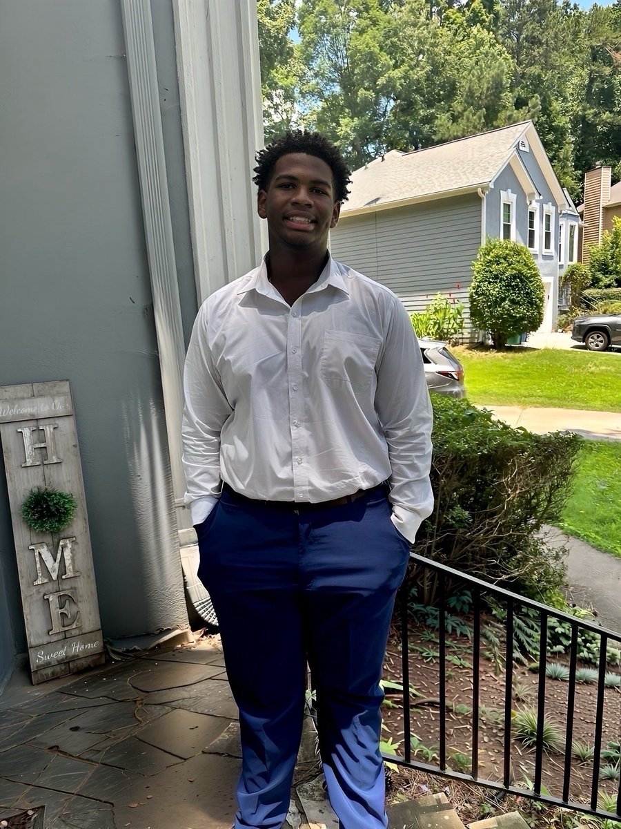 D1_Renzo27's tweet image. Busy weekend but it was all worth it π―
Friday: Volunteered with my @PTRFootball teammates at @GCPSFF
Saturday: Got some great work in at @CatamountsFB camp π
Sunday: Gave thanks! Canβt do none of this without God. ππΎ
Faith. Service. Football.
#GrindSeason #HumbleAndHungry