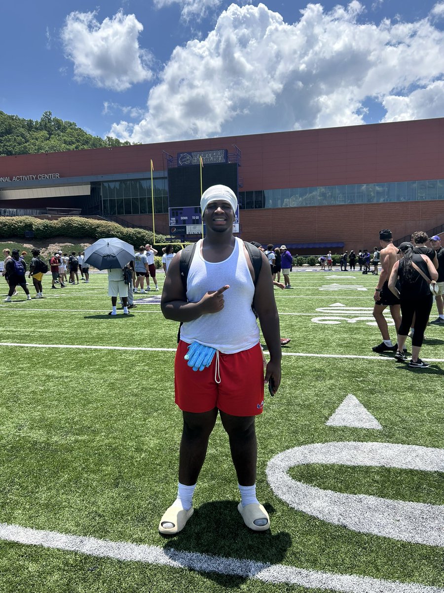 D1_Renzo27's tweet image. Busy weekend but it was all worth it π―
Friday: Volunteered with my @PTRFootball teammates at @GCPSFF
Saturday: Got some great work in at @CatamountsFB camp π
Sunday: Gave thanks! Canβt do none of this without God. ππΎ
Faith. Service. Football.
#GrindSeason #HumbleAndHungry