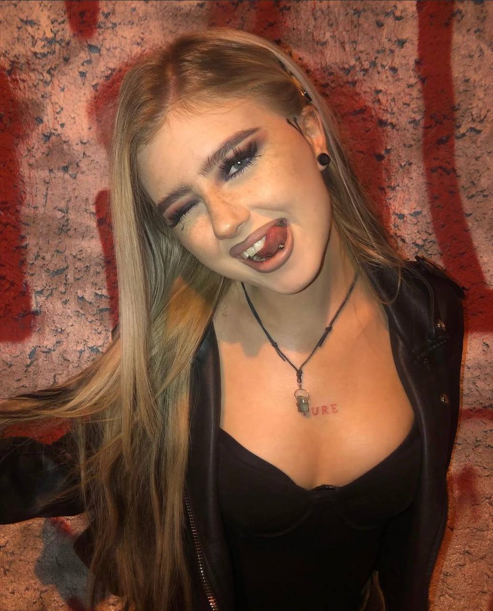 come on cash piggies open your wallets