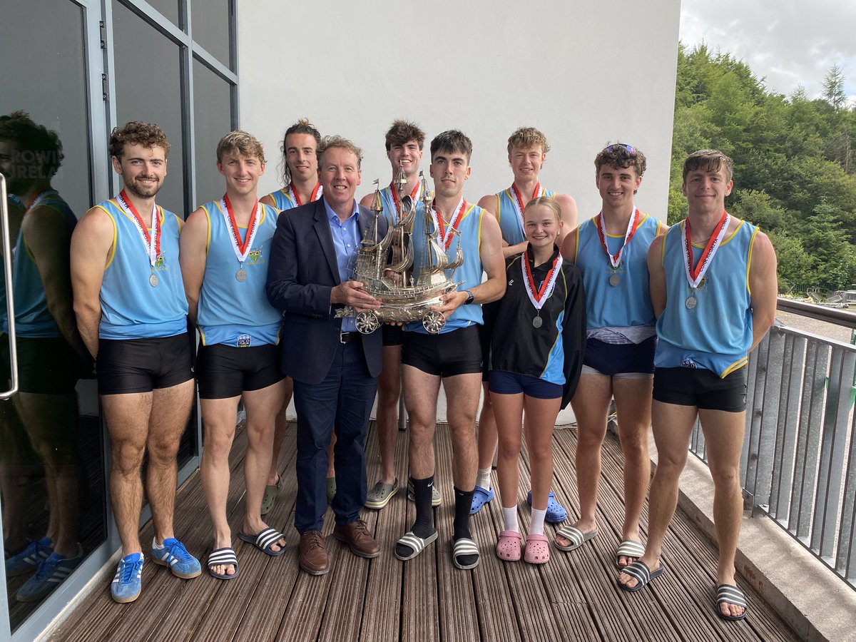 CorkRegatta's tweet photo. Leander Grand Challenge winner’s UCD Boat Club with Eric Coogan of Heineken Ireland Sponsor’s of  the Men’s Seniors 8x+ on the 40th anniversary of their sponsorship of the Leander Grand Challenge Trophy at Cork City Regatta
this weekend in the NRC 🥇 https://t.co/y98OL8aId3