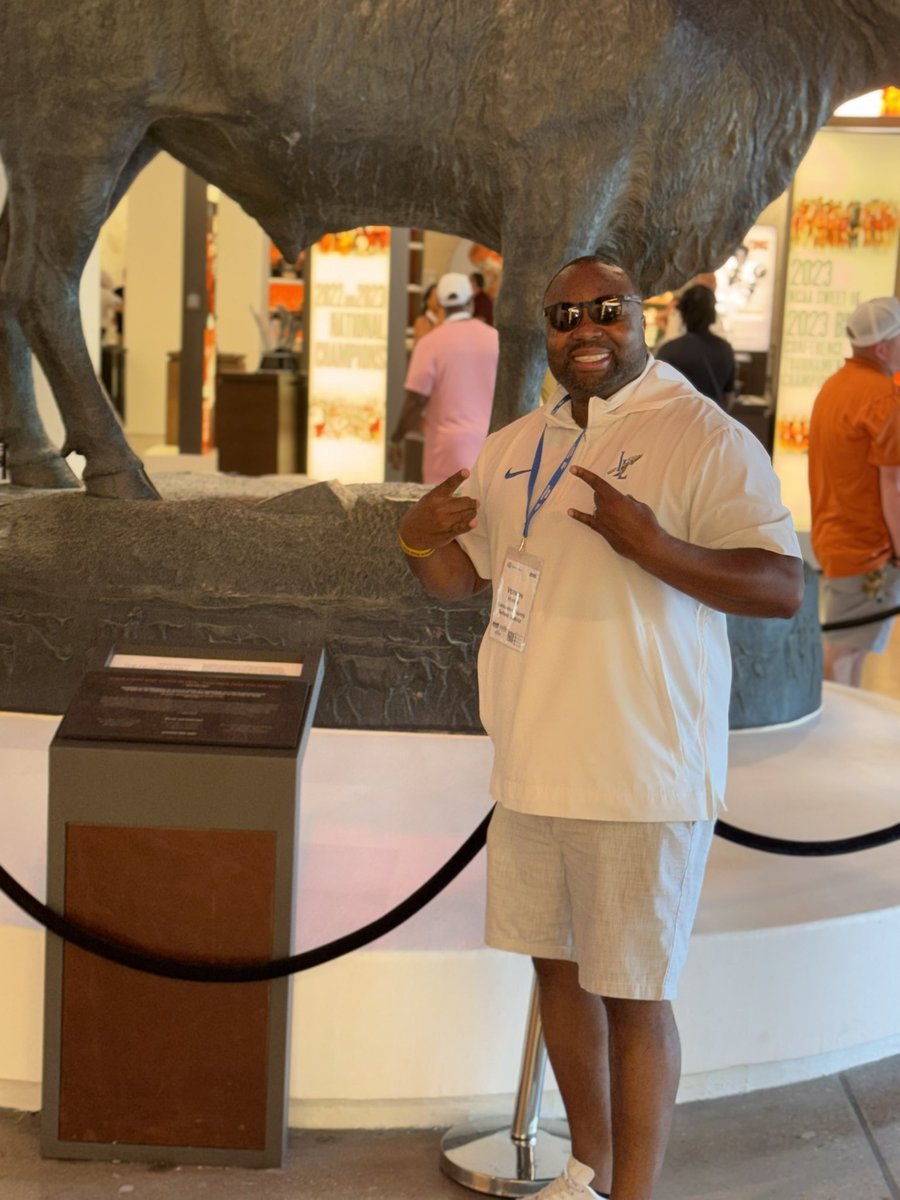 Vernon Hunter, M.A. Ed, CMAA (@02que) on Twitter photo Kickoff to the @opal_group Summit has been nothing short of amazing. Exclusive tour of <a href="/TexasFootball/">Texas Football</a> facilities was phenomenal. #ProfessionalDevelopment #longhorns #hookemhorns <a href="/ILHS_Sports/">Indian Land HS Athletics</a> Kickoff to the @opal_group Summit has been nothing short of amazing. Exclusive tour of <a href="/TexasFootball/">Texas Football</a> facilities was phenomenal. #ProfessionalDevelopment #longhorns #hookemhorns <a href="/ILHS_Sports/">Indian Land HS Athletics</a>