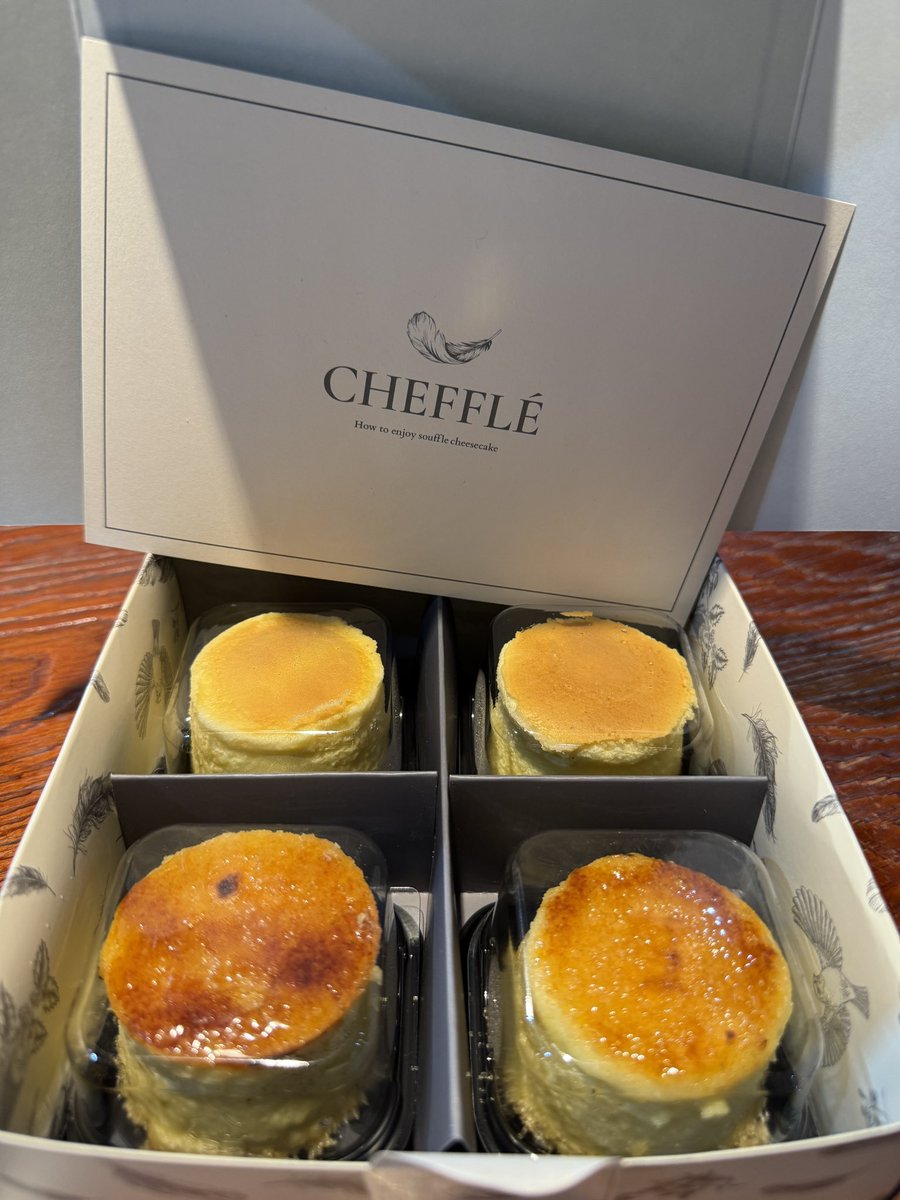 yuchahime0125's tweet image. チーズケーキ買えました。美味しい😋
#CHEFFLE 
ジュノ