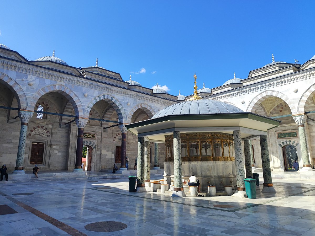 KandingJirka's tweet photo. Istanbul 
#Turkkey 

Sultan Beyazit Mosque

Constructed 1500-1506

Beyazid mosque  is the oldest imperial complex in Istanbul that is preserved in more or less its original form, making it of considerable historical and architectural significance. https://t.co/WjT3ZuiXKX
