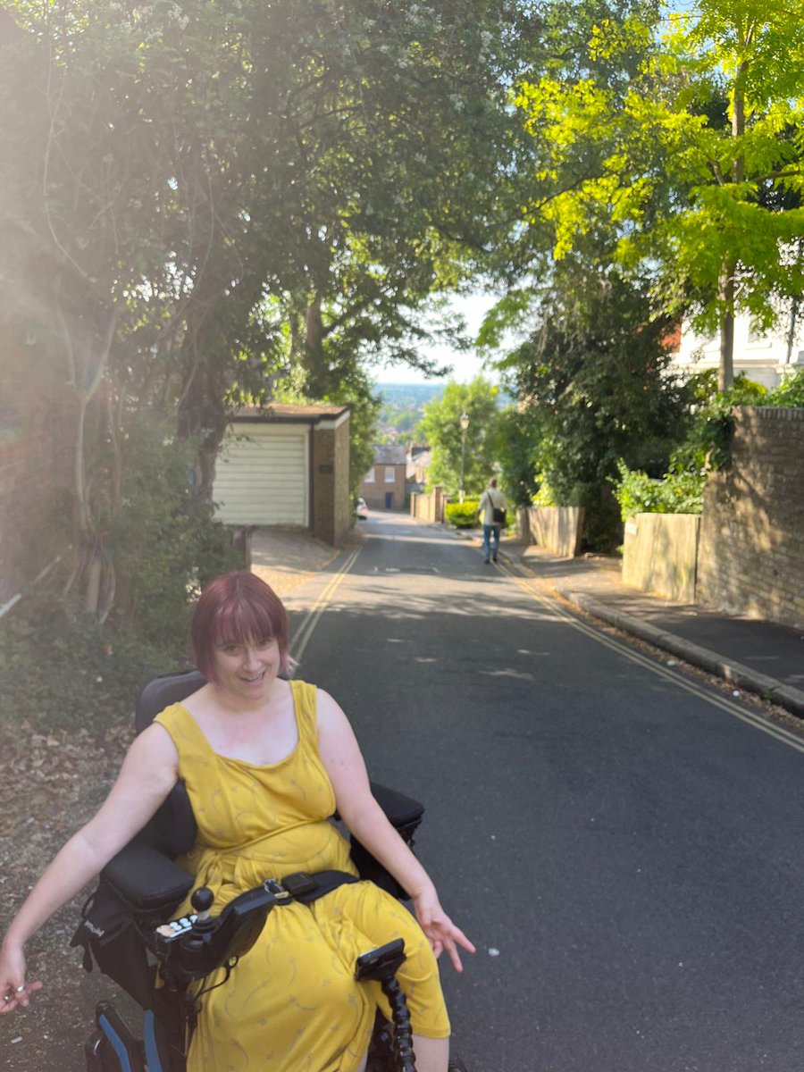 Lovely afternoon in Harrow on the Hill, celebrating the summer solstice on the hottest day of the year so far. Sunshine, history, and a perfect hilltop breeze—grateful for days like these! 🌞🌿 #SummerSolstice #HarrowOnTheHill #AccessibleAdventures #SunshineVibes #WheelLife