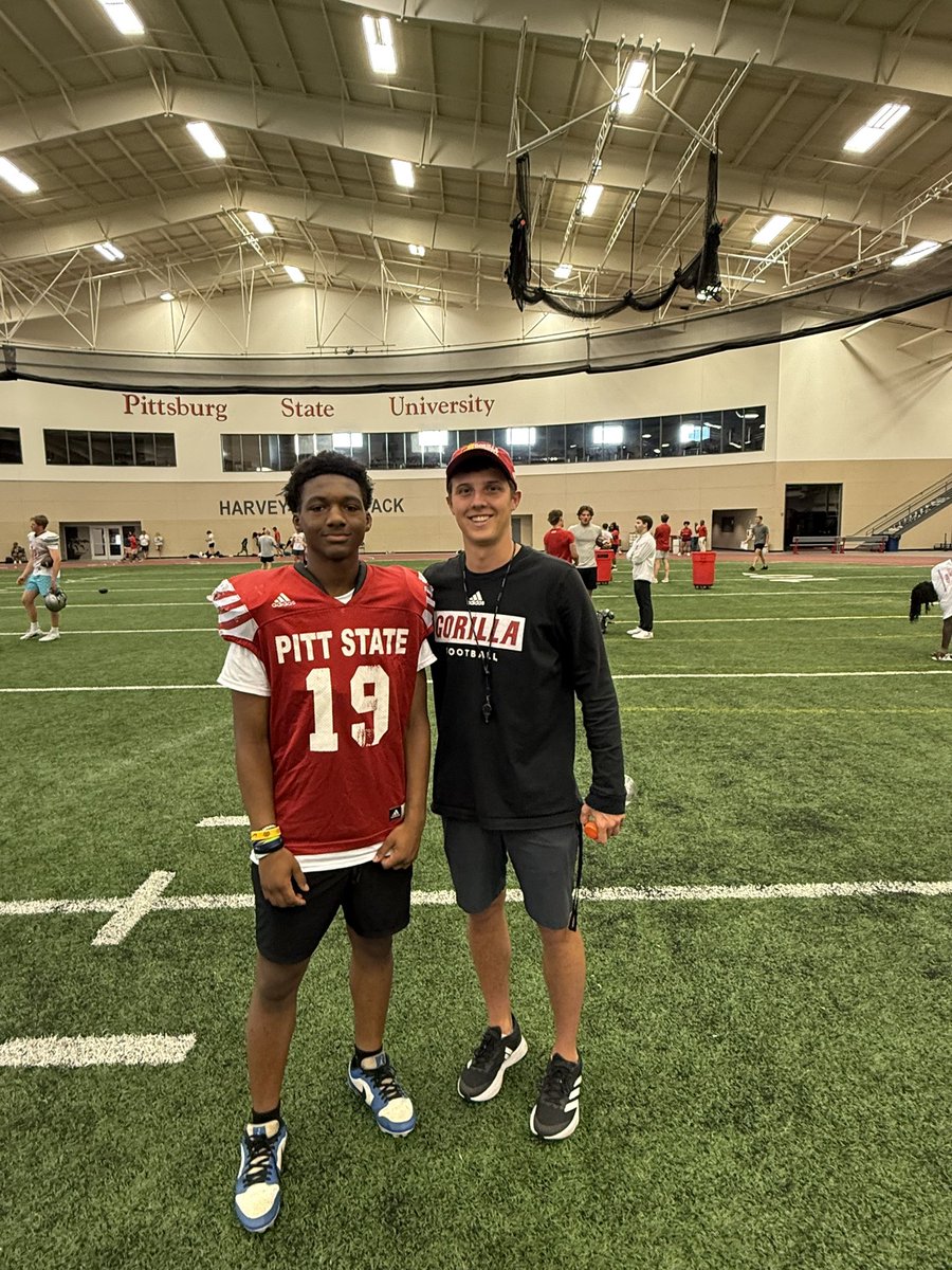 Klmichael16's tweet image. Had a great time competing at the padded camp at Pitt State! Grateful for the opportunity to learn, grow, and go head-to-head with some top talent.@PSchrater @GorillasFB @Sabres_Football @StevieWilliams4 @kcathlete @RecruitSumnerFB #campseason #onerepatatime
