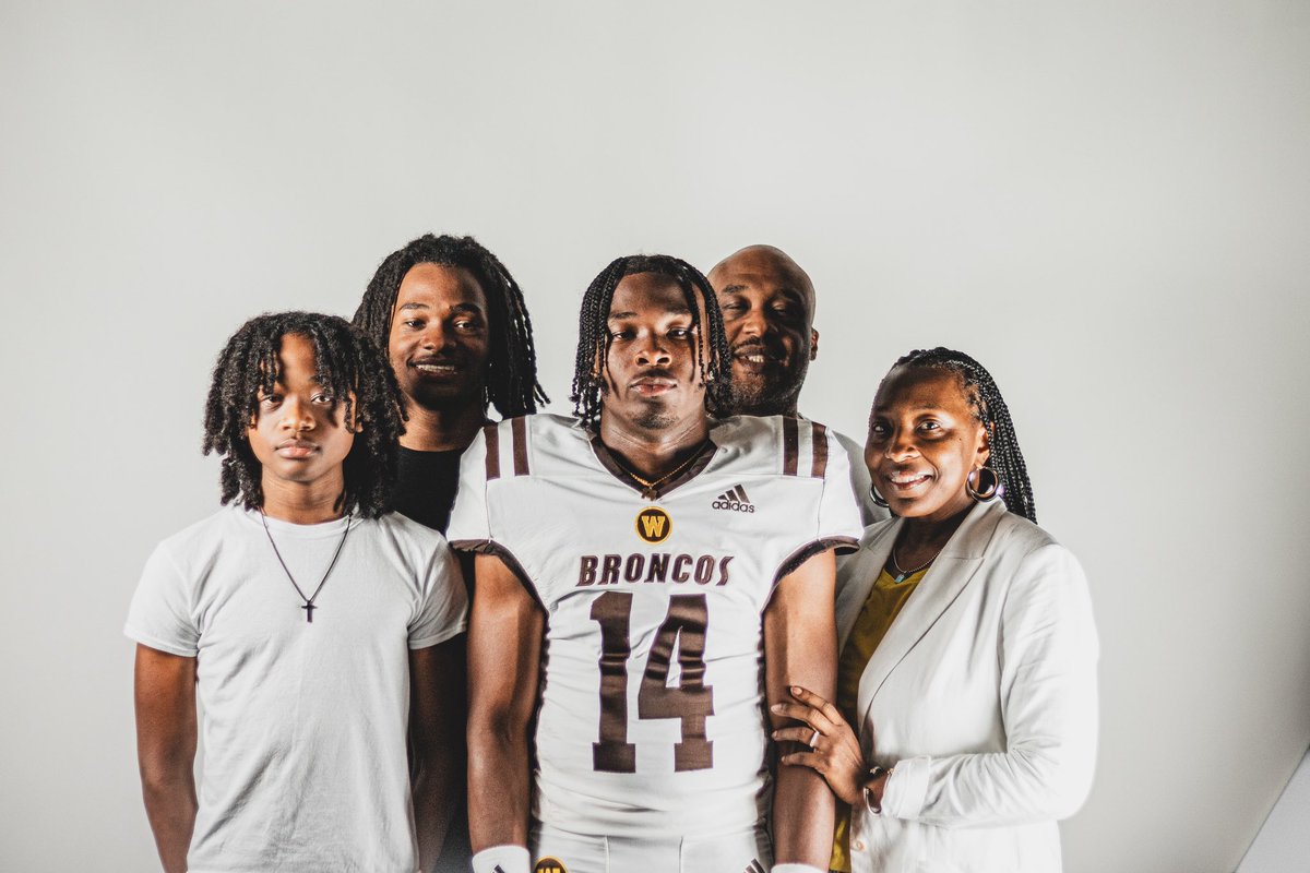 Cpatterson_14's tweet image. Great OV at @WMU_Football
Go Broncos!!🐴
@CoachLT39 @CoachKirkendall @Coach_OLeary @Coach_Snuggs @BernardiCoach