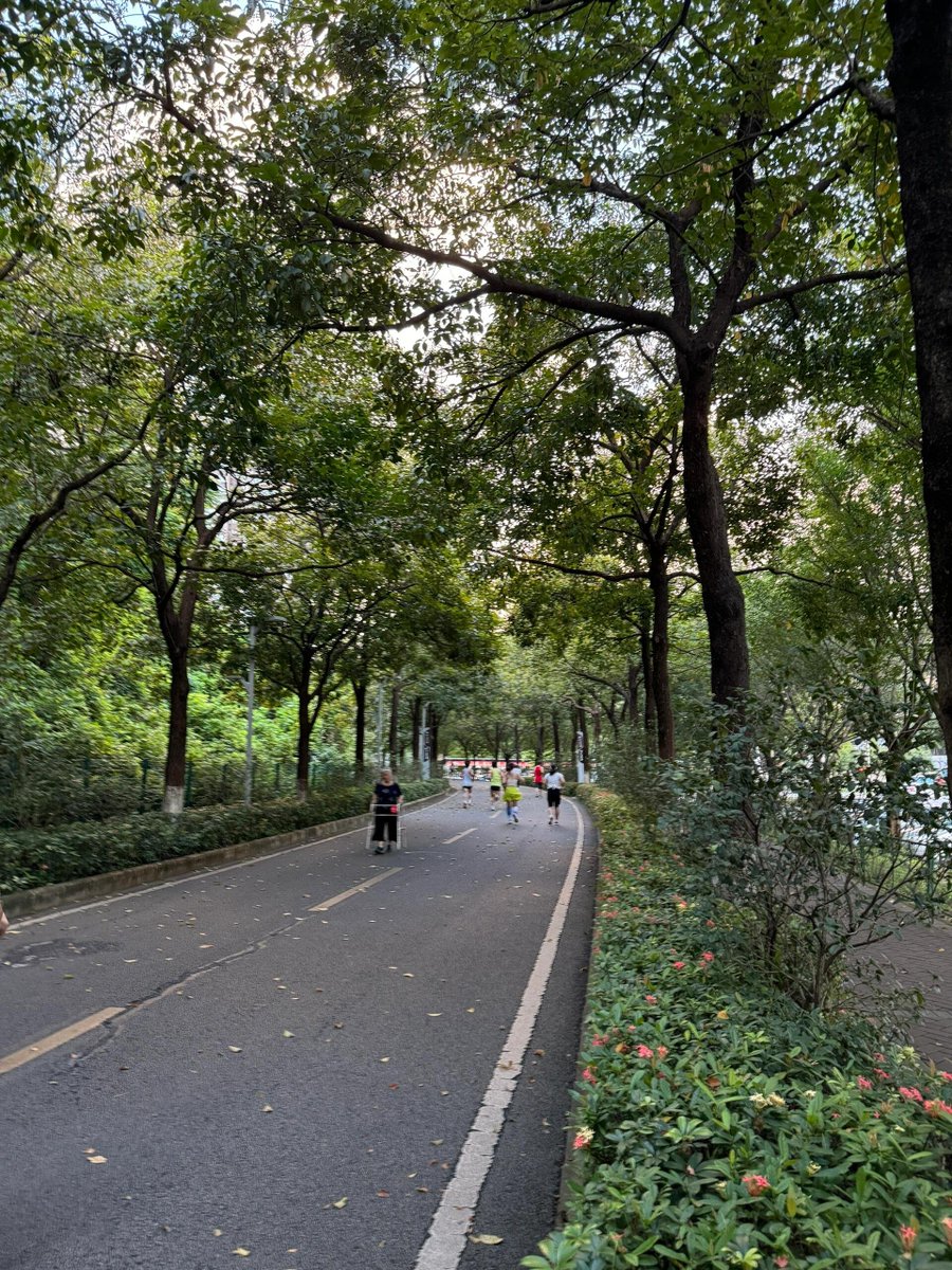 新しい一日は朝ランからスタート！💨📷朝の空気をいっぱい吸い込んで、もっと素敵な自分へ走り出そう！📷
