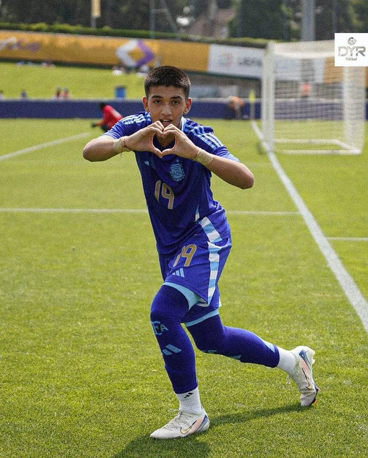 soydequilmes7's tweet photo. El aura que tiene este pibe, entró 15 minutos e hizo mas que Herrera en todo el pártido. CUIDENLO!! https://t.co/XF0cmsFVR0